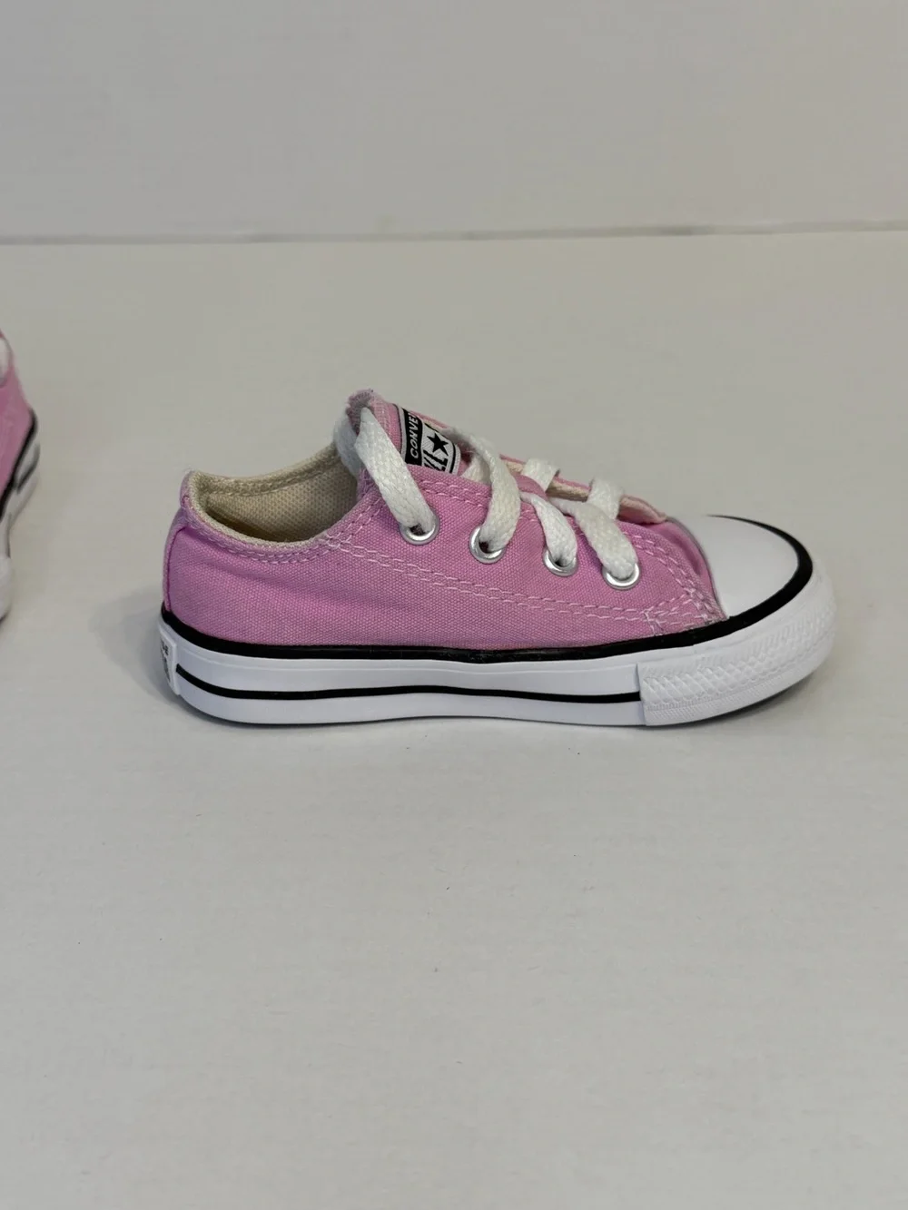 Converse Chuck Taylor All Star Low Top Sneaker infant size 6